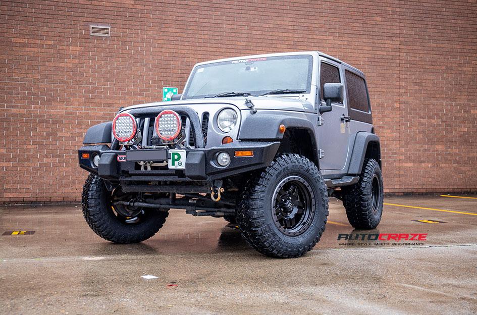 JEEP WRANGLER ANZA MATTE BLACK WITH ANTHRACITE RING